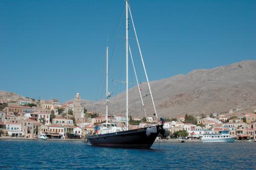 AURASTEL Luxury Sailing Yacht for Sale | C&N