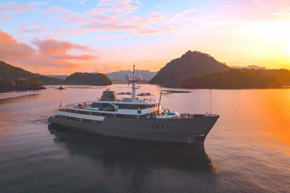AQUA BLU Luxury Motor Yacht for Charter | C&N