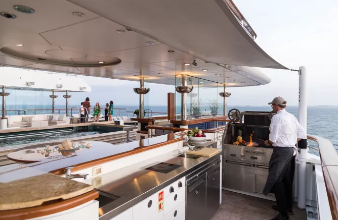 Gourmet and fine dining - Yacht Charter Experiences by Category | C&N