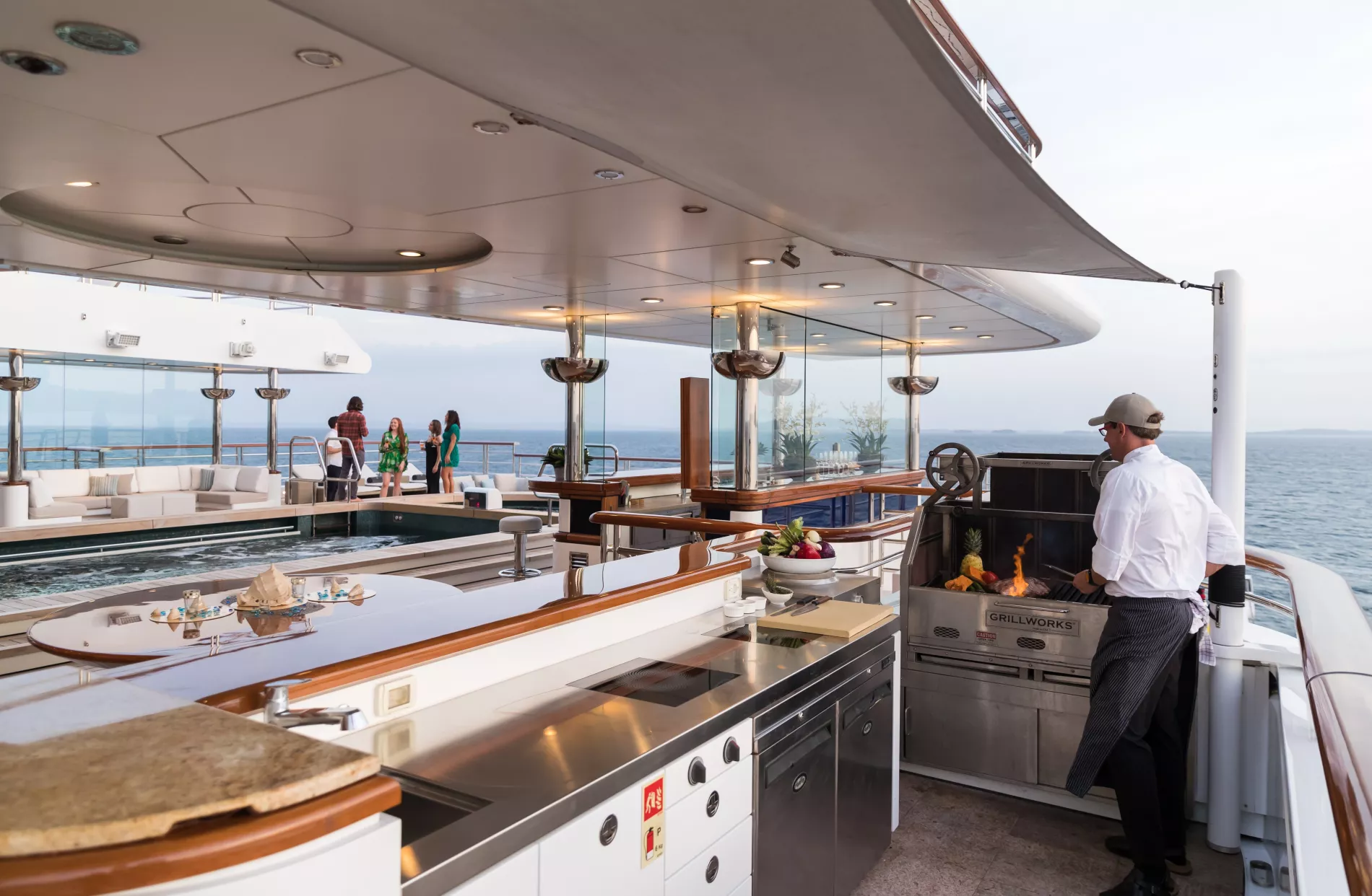 Gourmet and fine dining - Yacht Charter Experiences | C&N