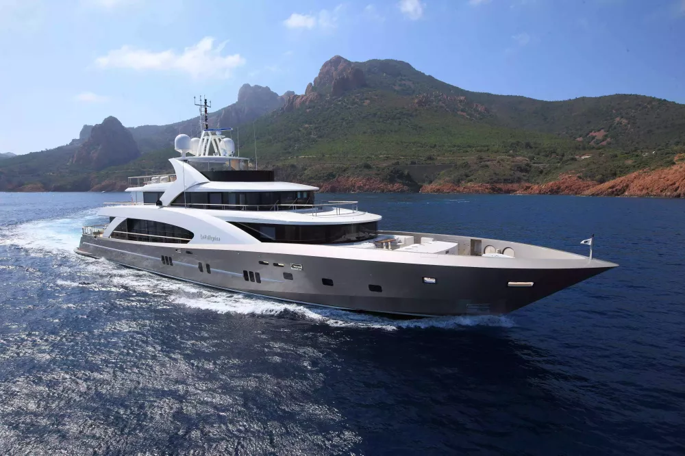 LA PELLEGRINA 1 Luxury Motor Yacht for Charter | C&N