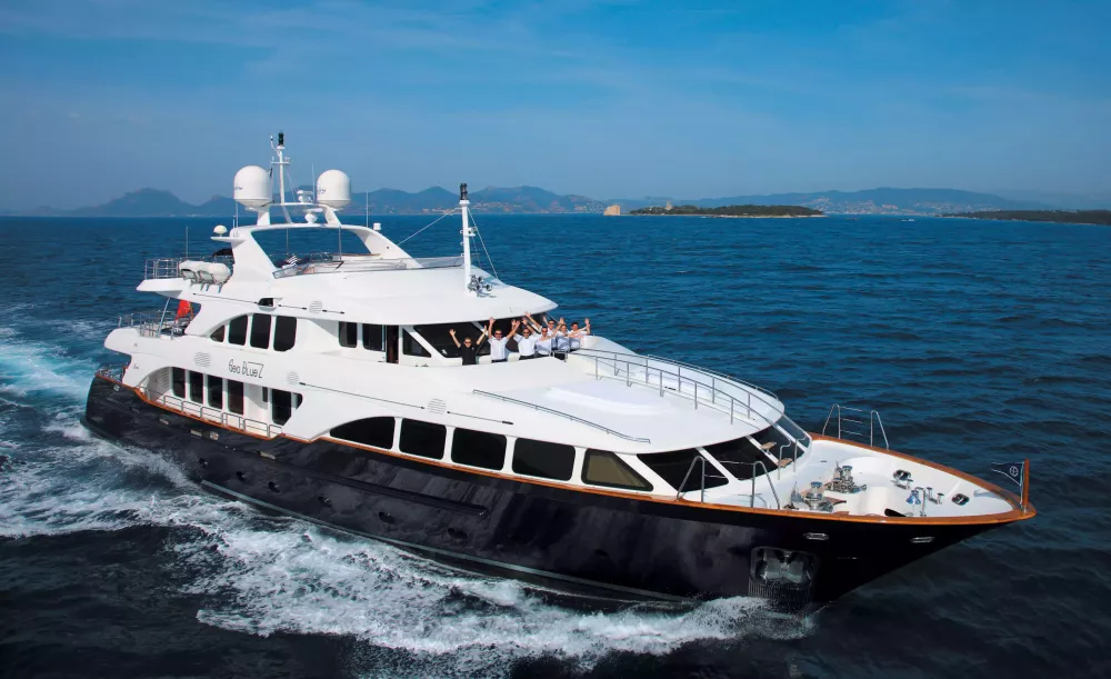 SEA BLUEZ Luxury Motor Yacht for Charter | C&N