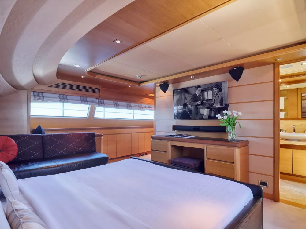 SEVEN S - Luxury Motor Yacht For Sale - Master cabin - Img 3 | C&N